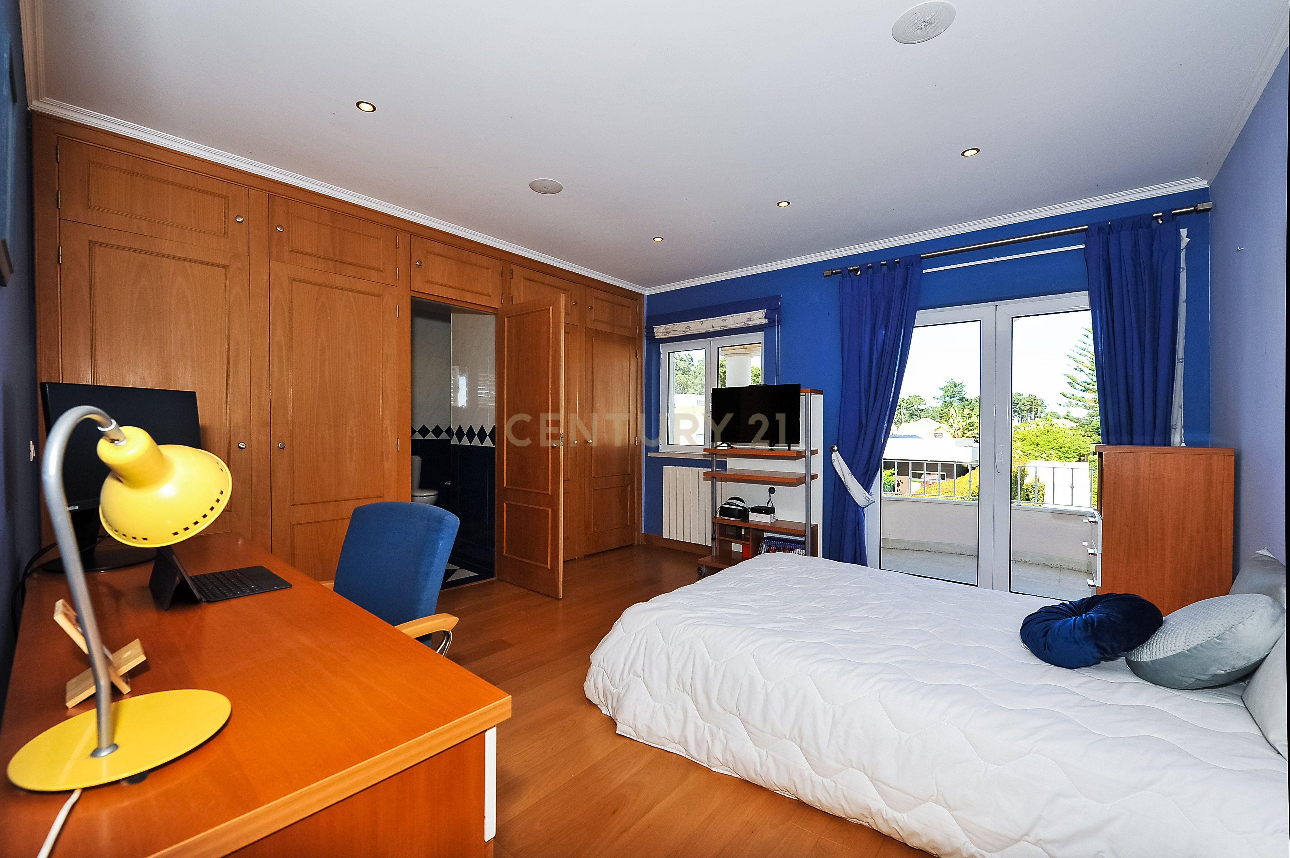 MORADIA T6 - EXELENTE INVESTIMENTO - Image 55