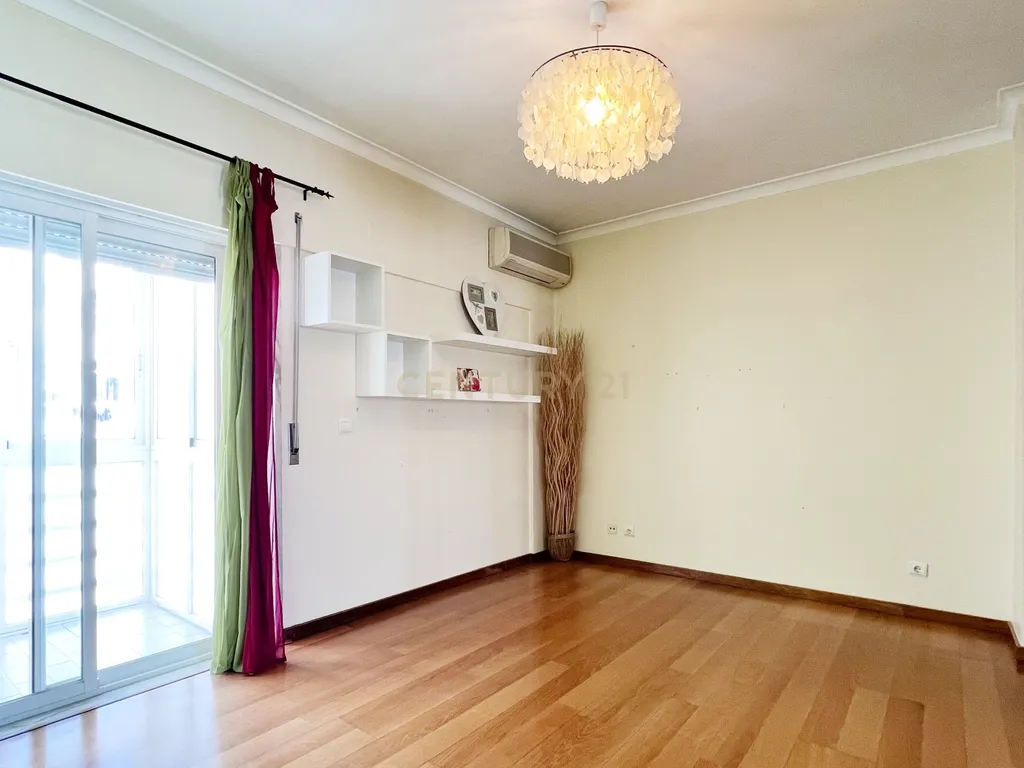 Apartamento T2 LUMIAR - Image 15