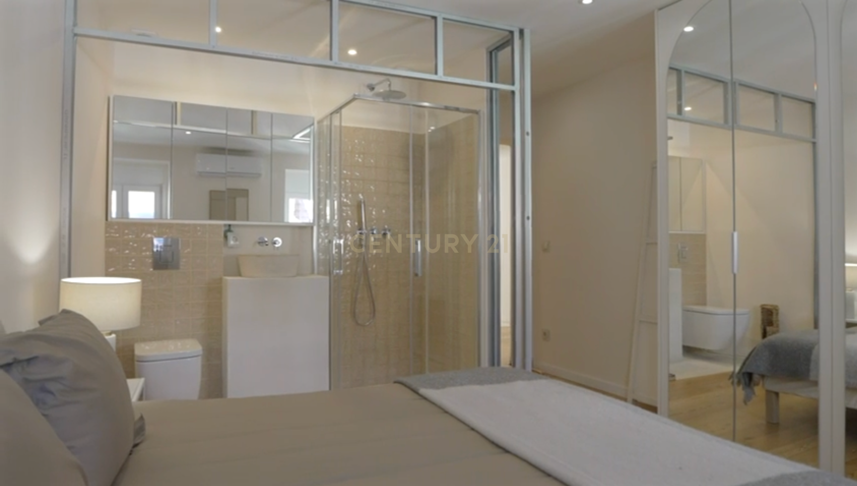 Apartamento T3 Duplex de luxo na Estrela, Lapa em Lisboa - Image 12