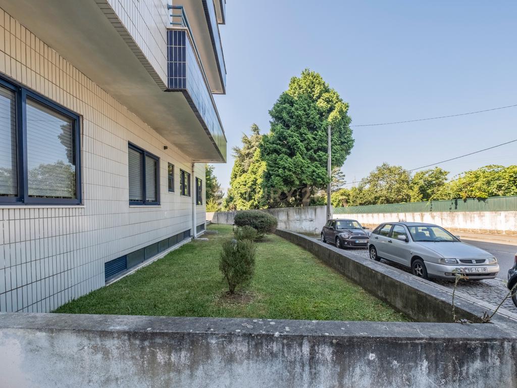 Apartamento T2 de excelentes áreas em Serzedo - Image 23