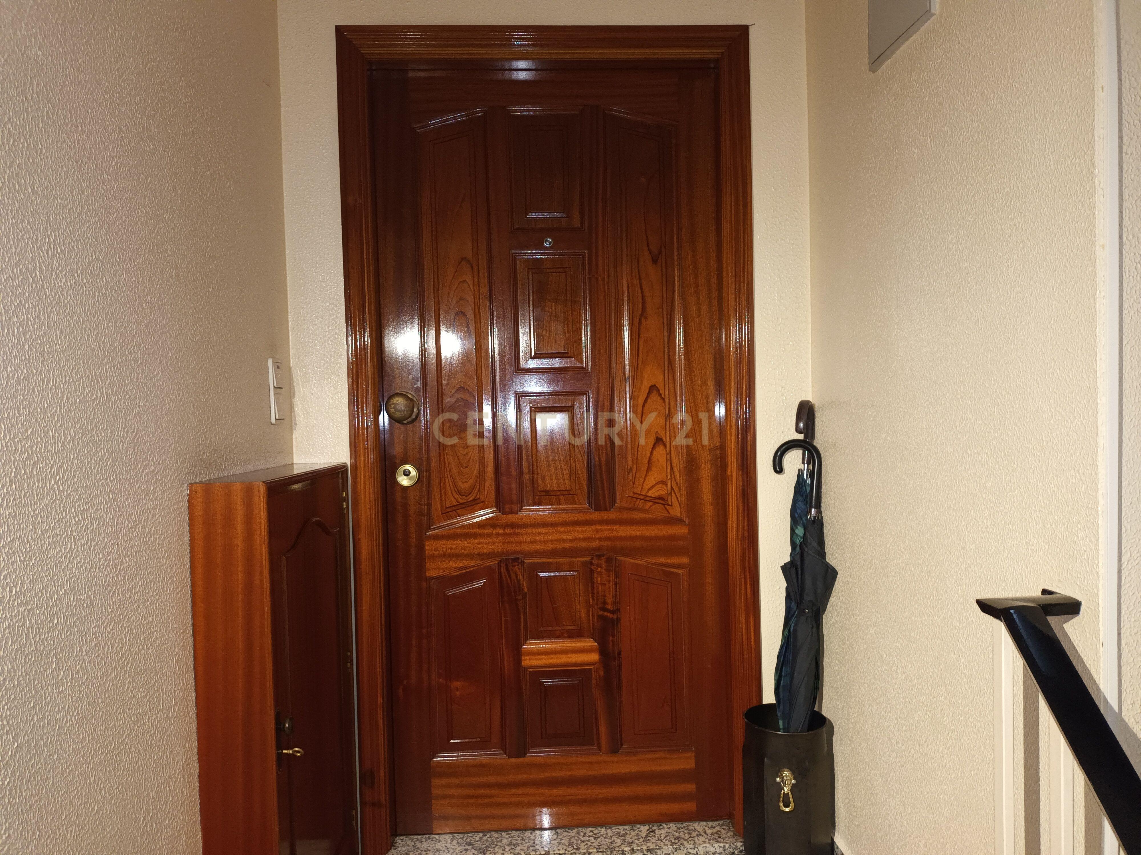 Vende-se apartamento T3 Duplex, zona das Antas, Porto - Image 4