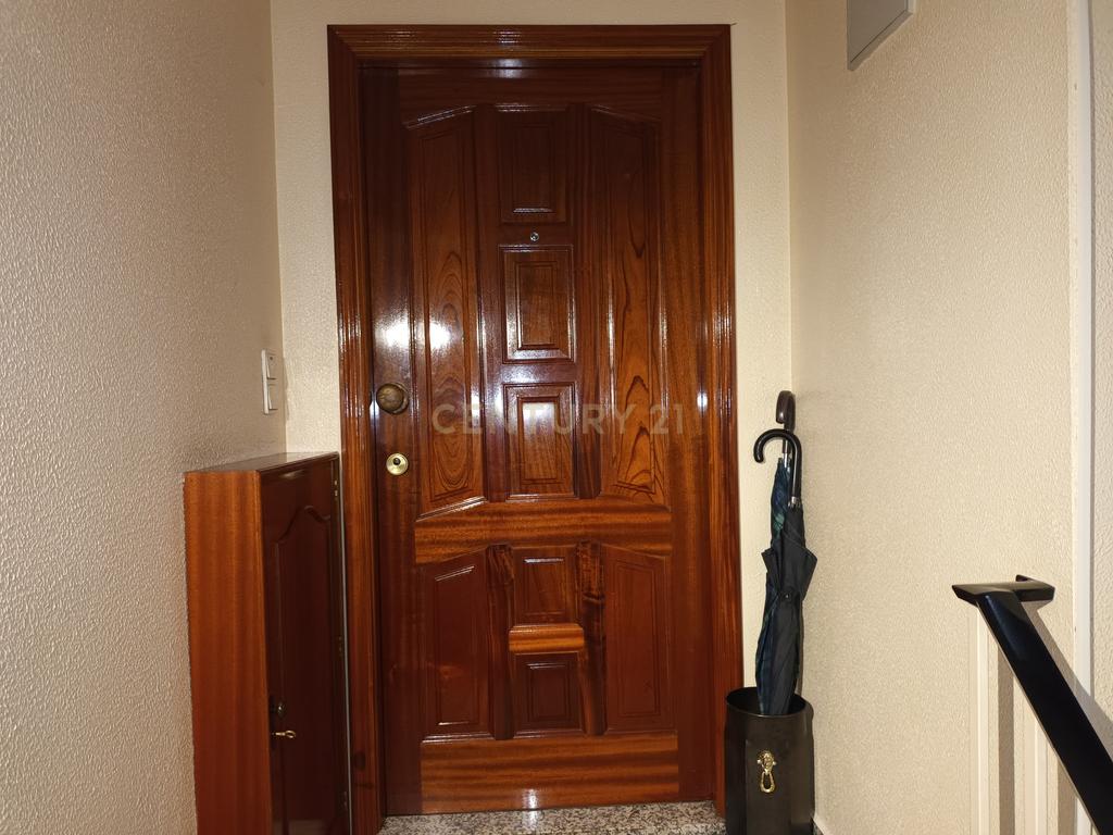 Vende-se apartamento T3 Duplex, zona das Antas, Porto - Image 4