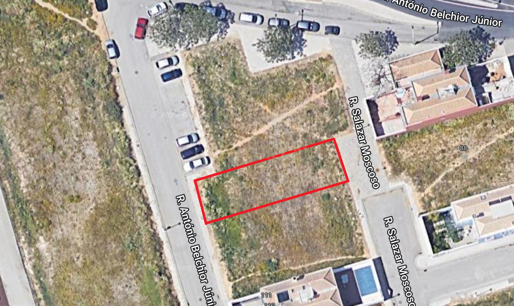Lote na Urbanização Horta das Figuras com 224m2 para construção de moradia com Piscina - Faro - Image 1