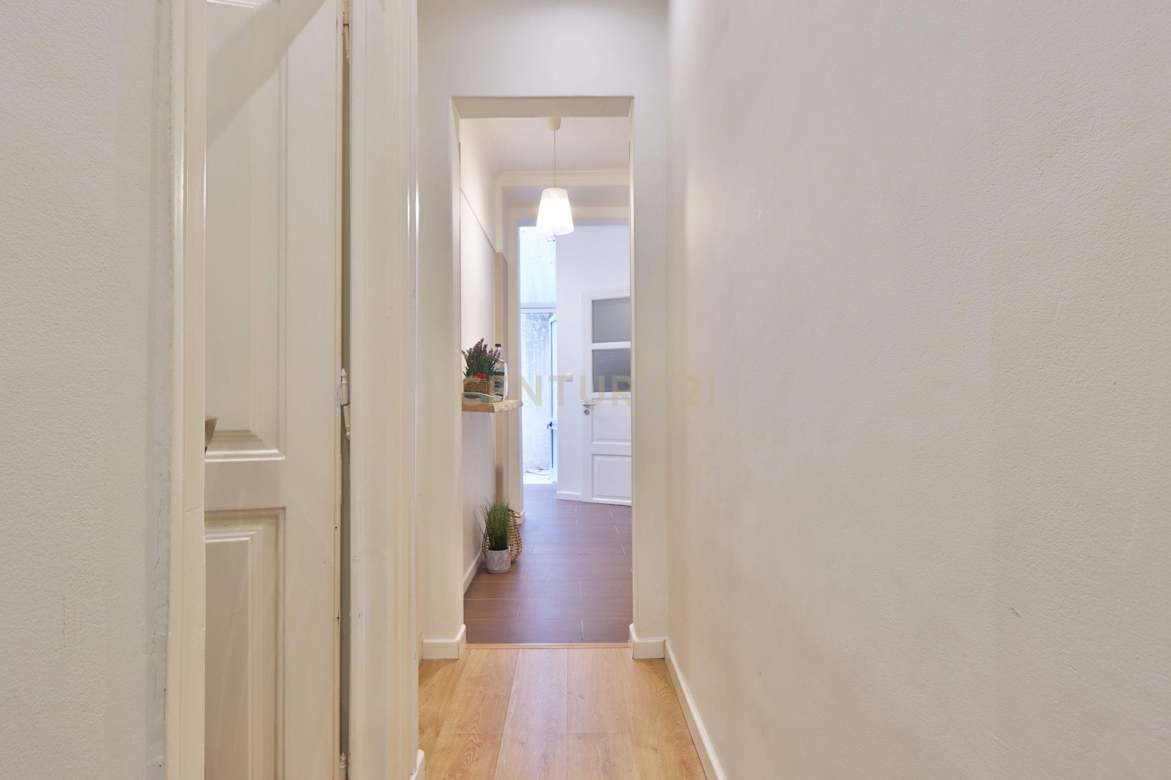 Apartamento T2 em Arroios com pequeno Terraço - Image 18