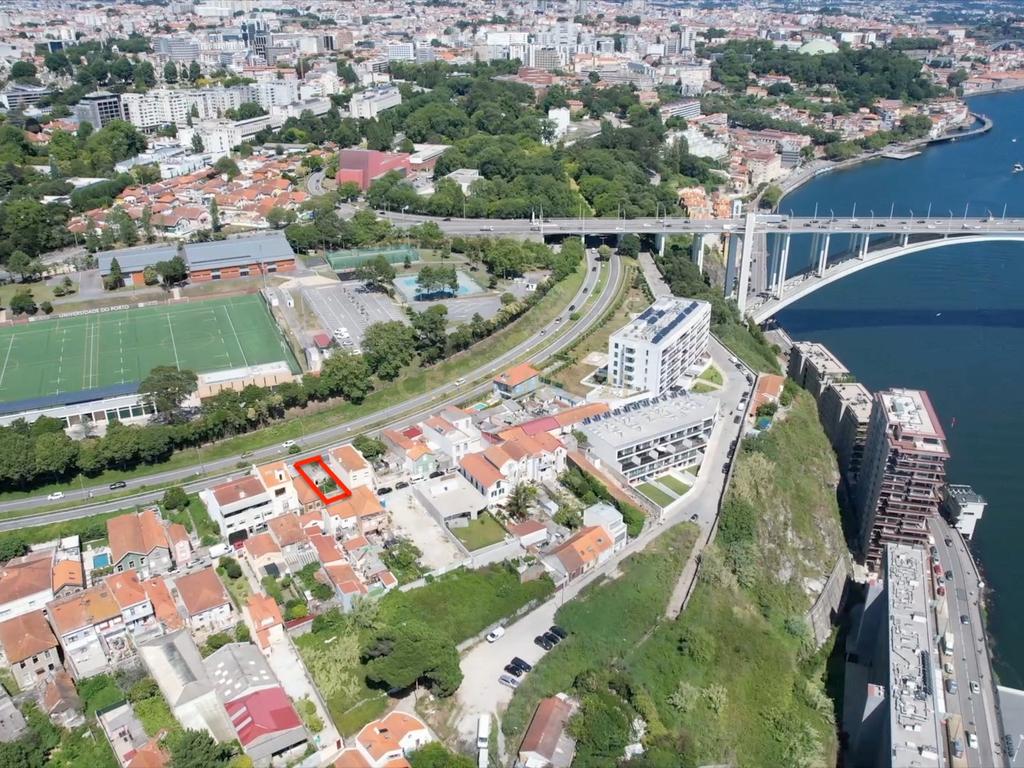 Moradia em ruína | Campo Alegre, Porto | Projeto aprovado - Image 3