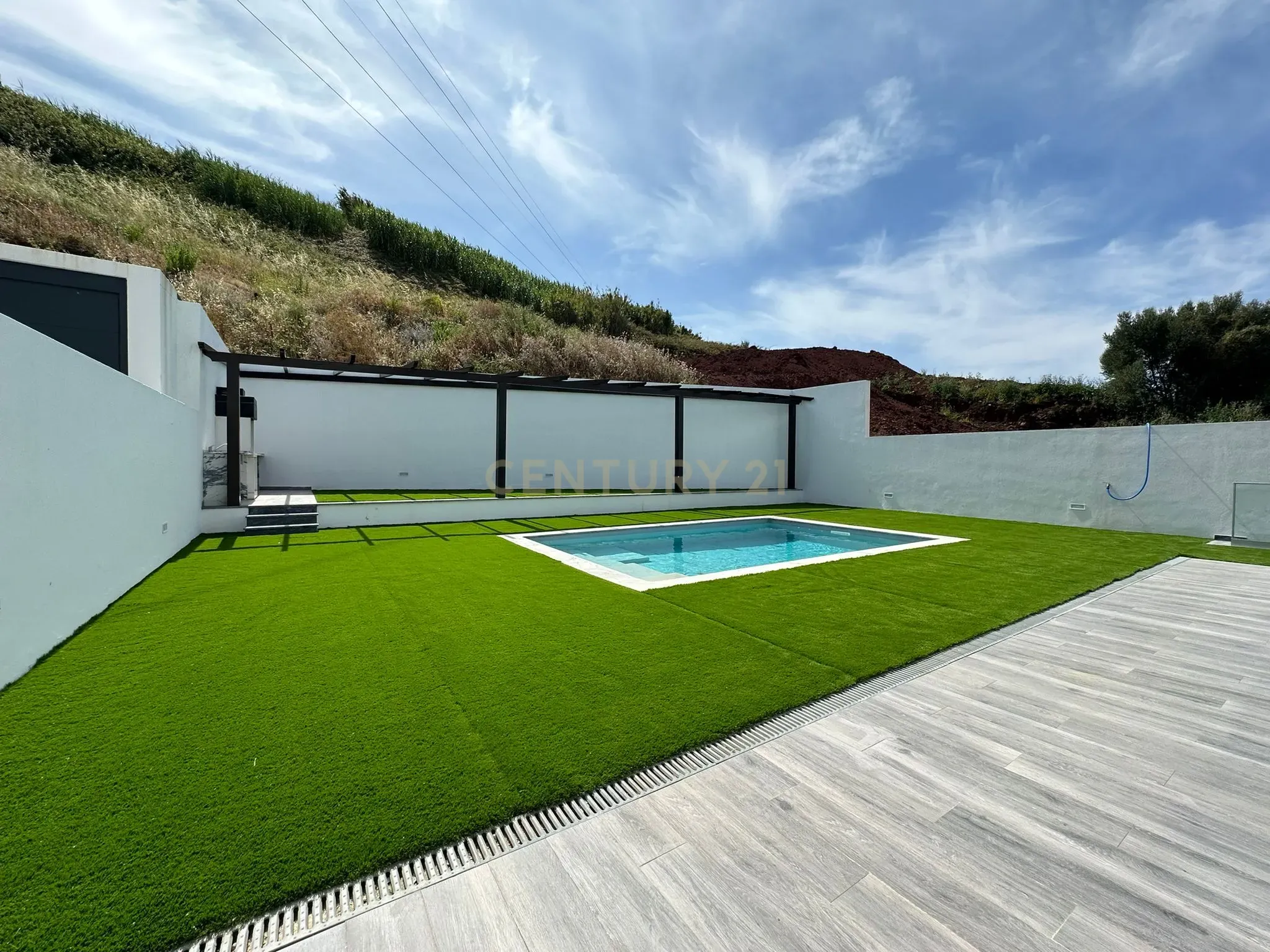 Moradia T5 de luxo com Piscina em Famões - Odivelas - Image 17
