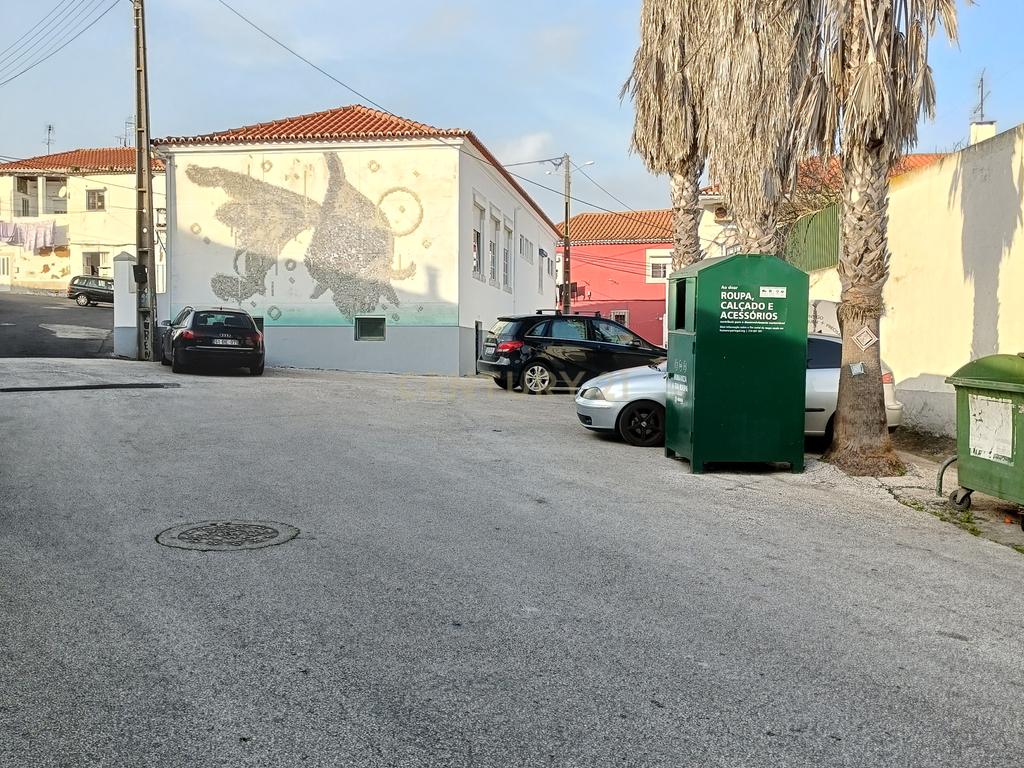Terrenos em Apelação, Largo 1 de Maio, Loures - Image 3
