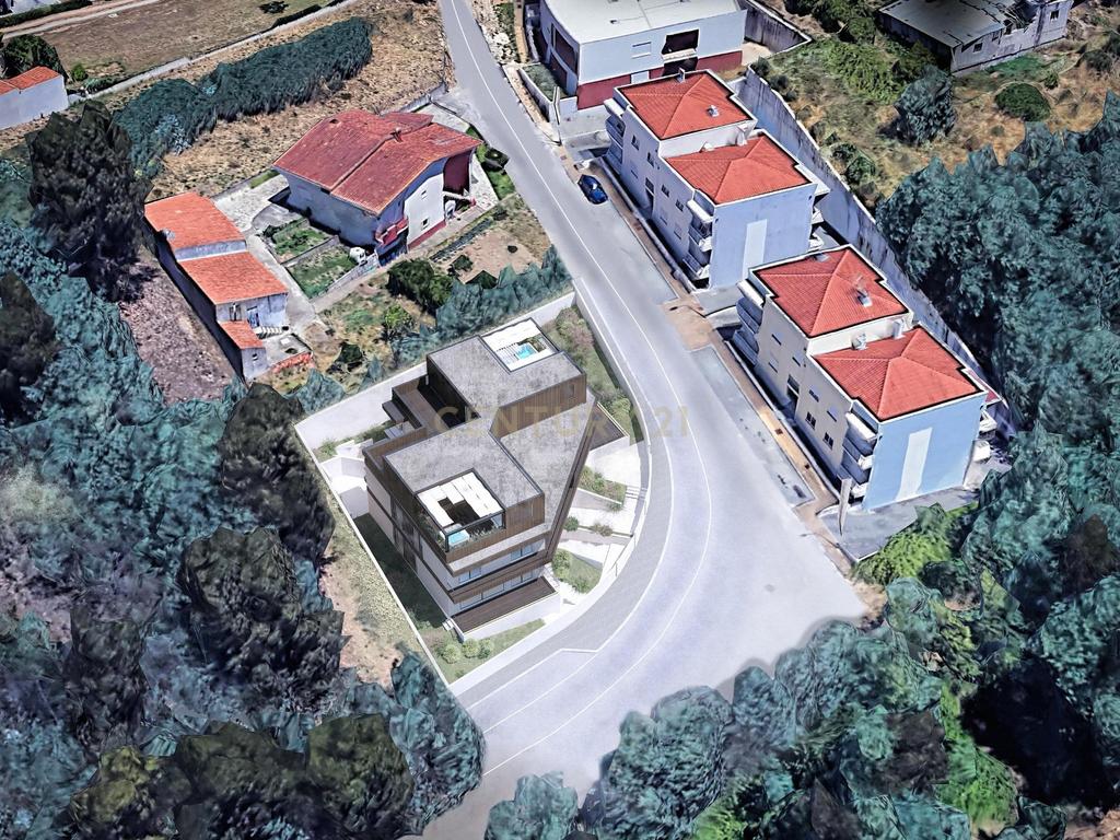 2 Moradias Tipologia T4,  Finalização de Obra por Conta do Comprador - Image 4