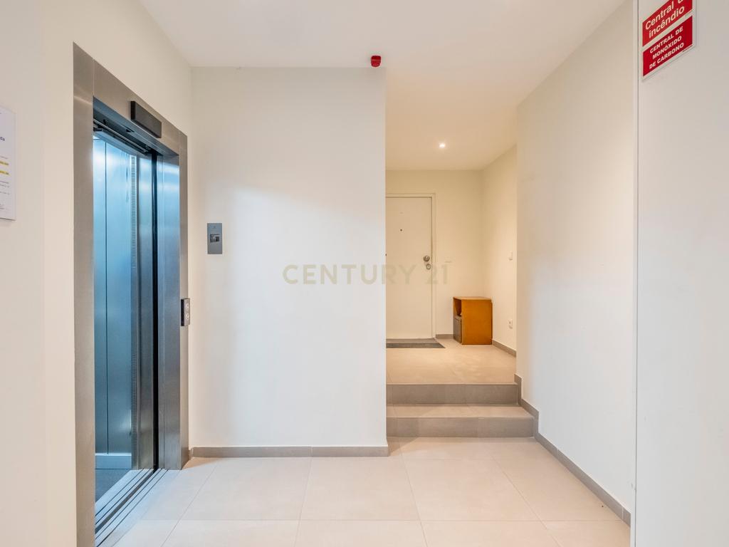 Duplex T3 Centro do Porto - Image 2
