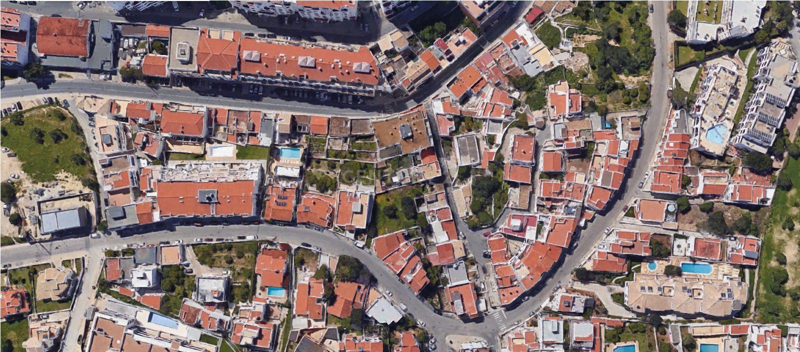 Vista mar terreno urbano com ruina - Image 3