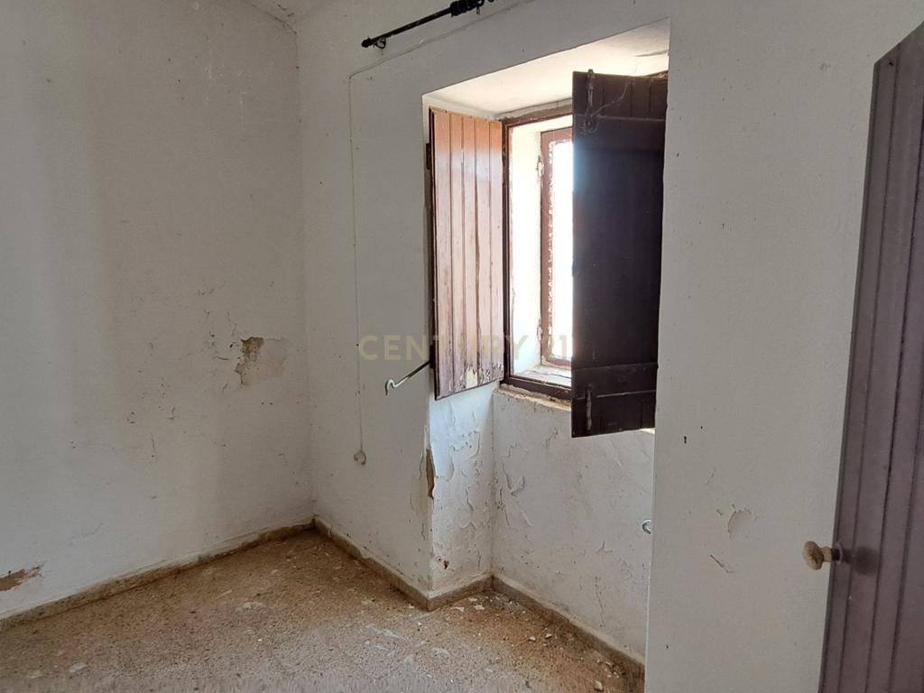 Quinta com moradia para reabilitação - Image 4