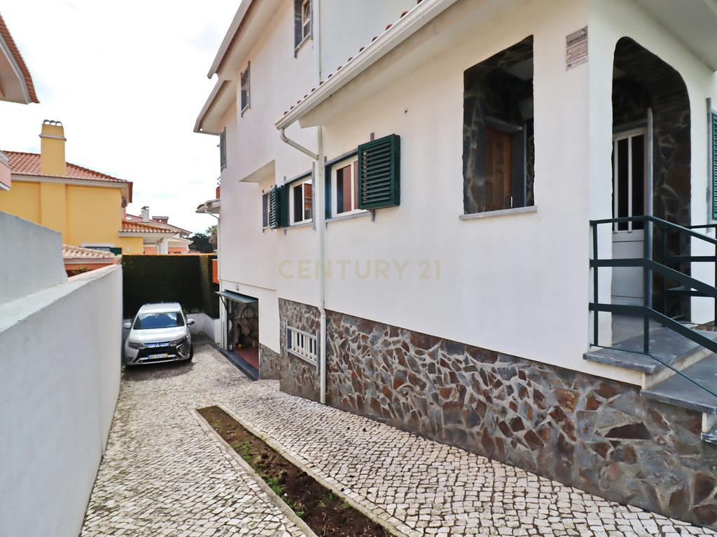 Moradia de Charme em zona residencial Prime, em Santo Amaro de Oeiras - Image 4