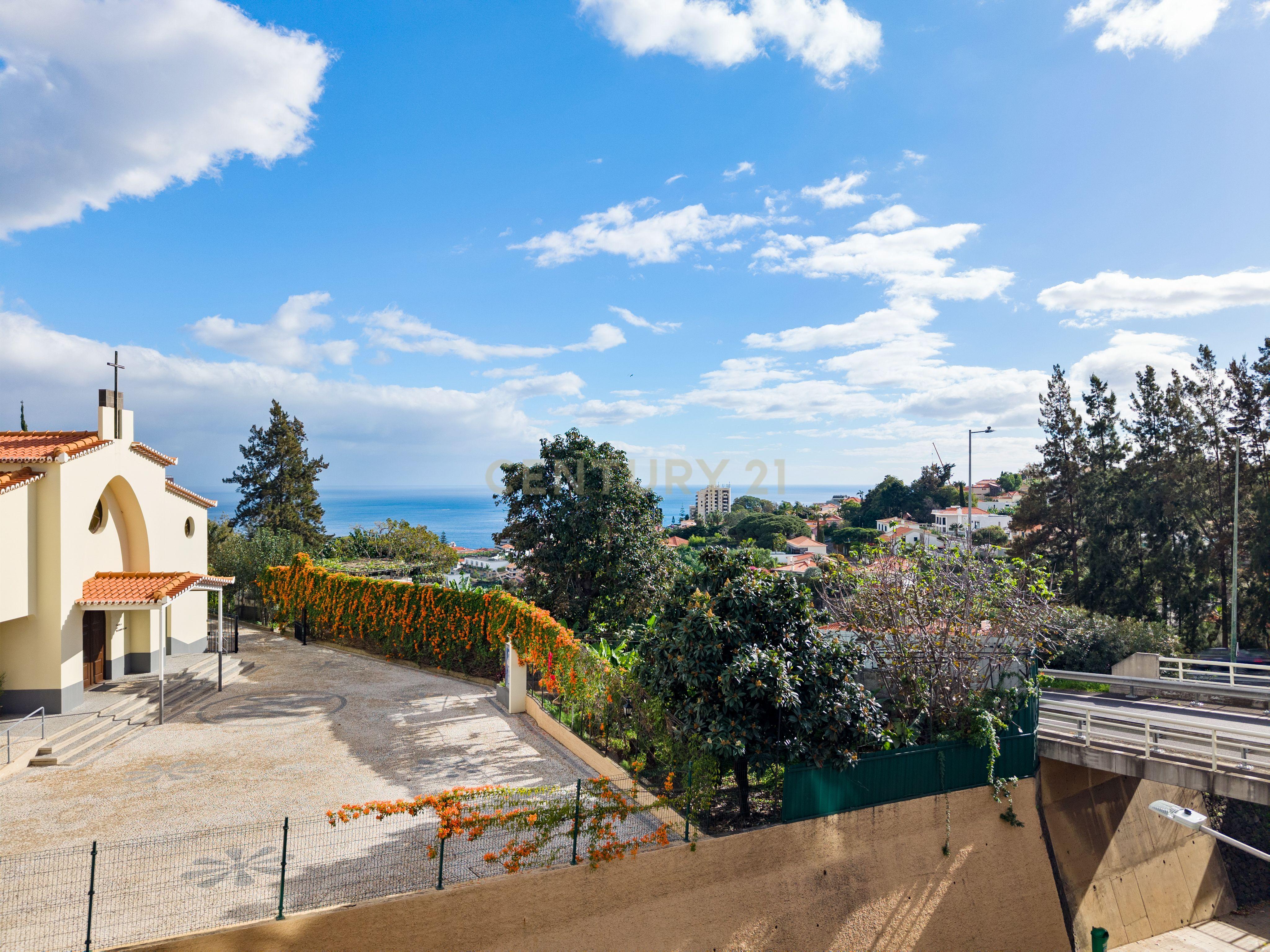 Apartamento T2 à Venda, com Jardim e Vista Mar - Pilar, Funchal - Image 4