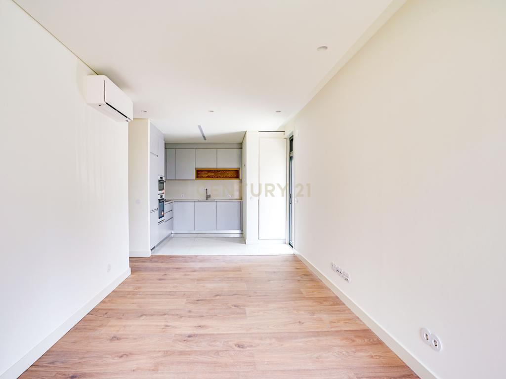 T1, Portela, Loures - Image 4