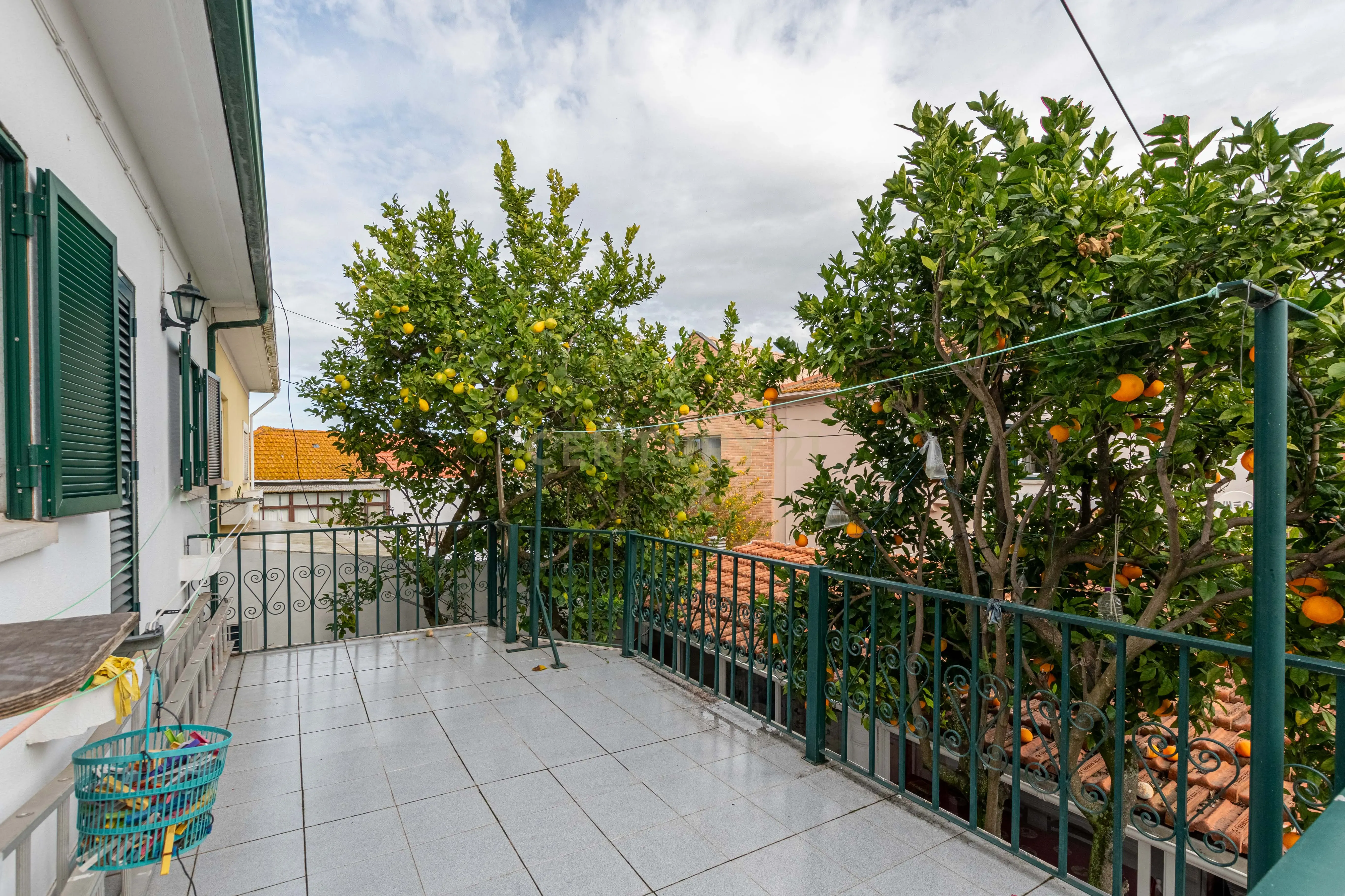 Moradia T4 no Bairro Madre de Deus - Image 5