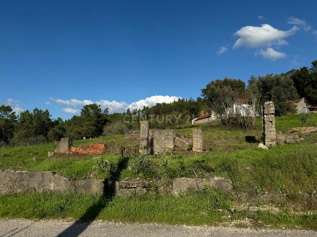 Moradia em ruina sita em Assanha da Paz - Image 2