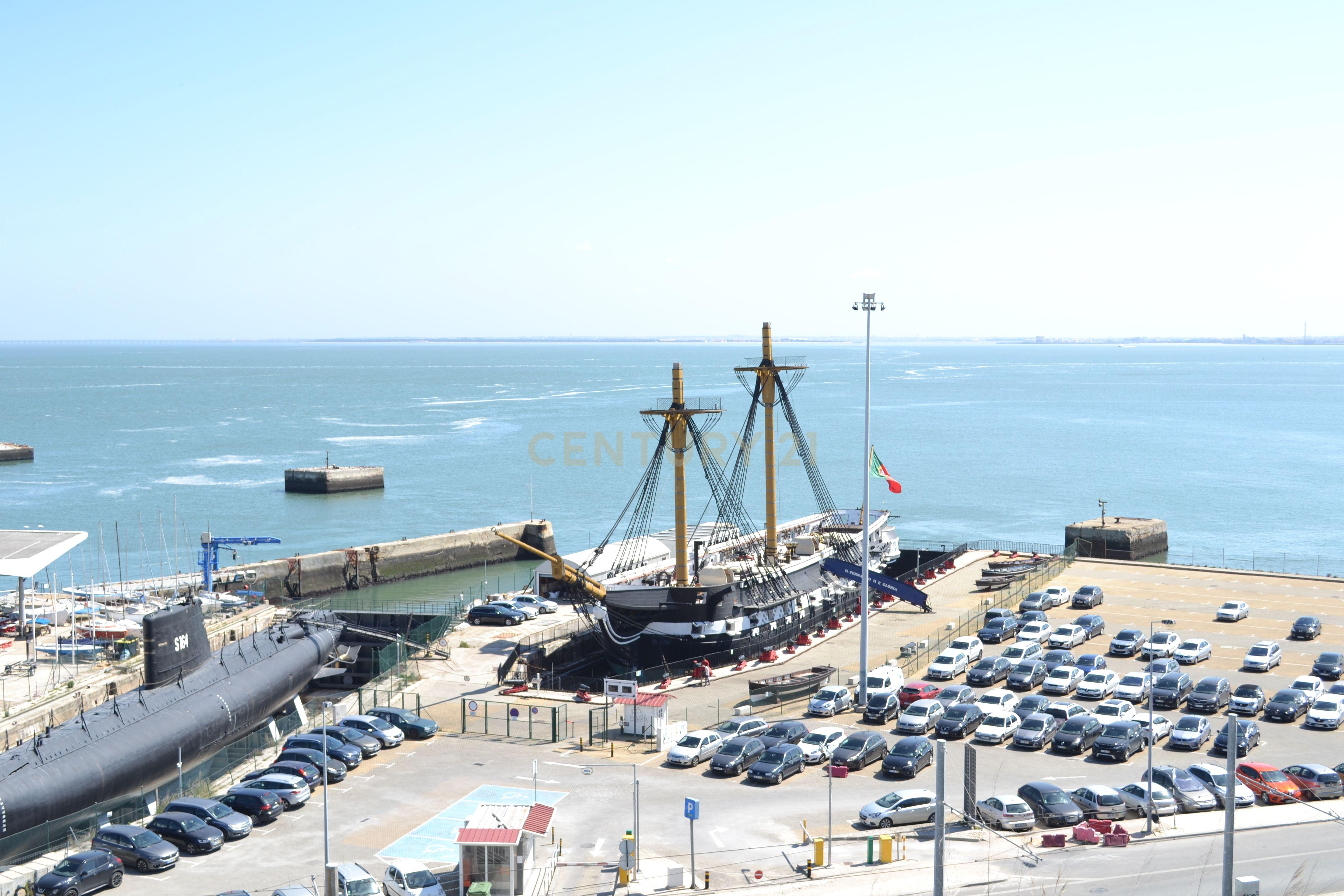 Fotografia 10 de T1 para investimento na zona histórica de Almada Velha