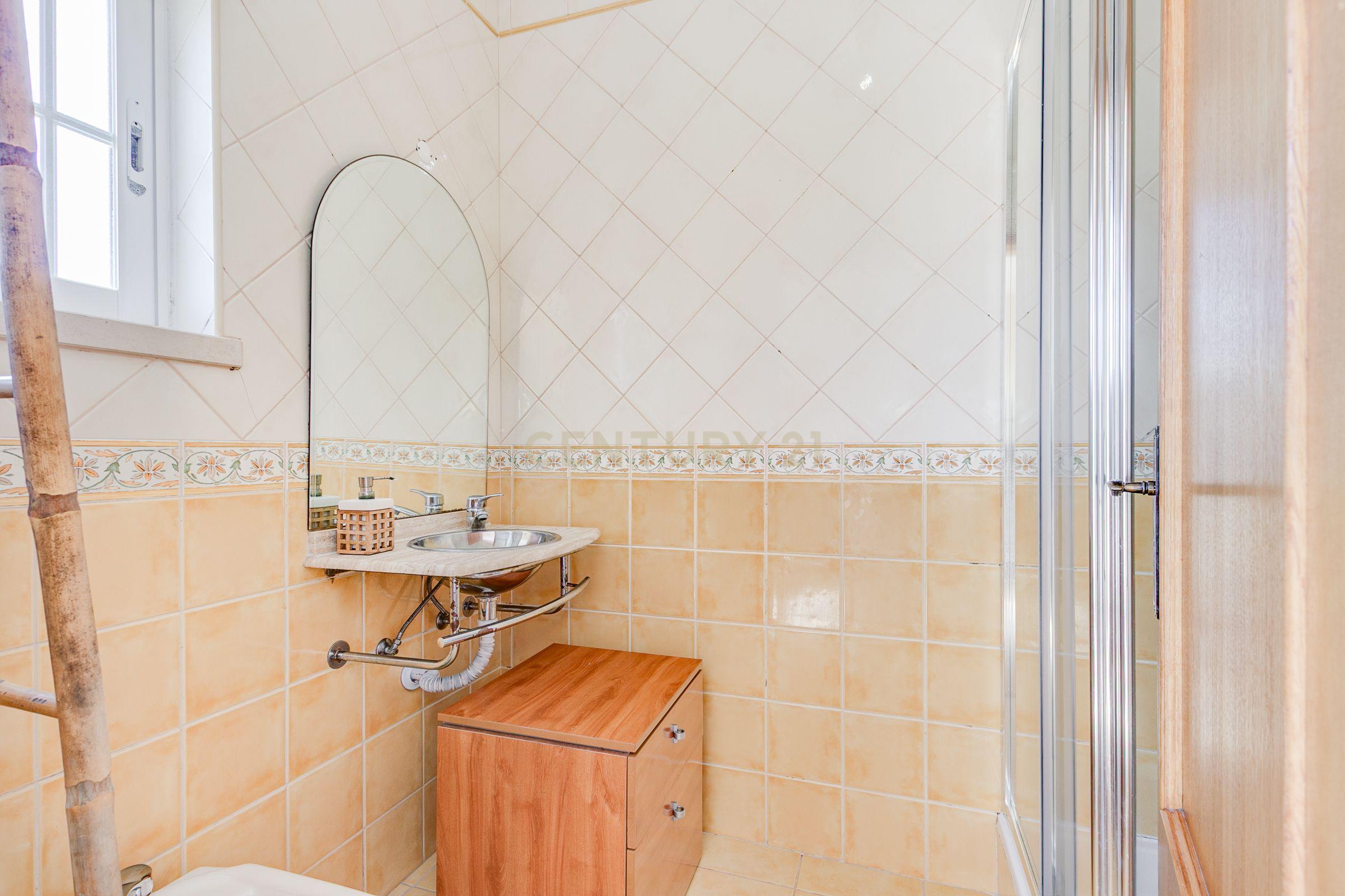 Moradia Rural T4 com Piscina e Jardim — Entre Setúbal e Lisboa - Image 30