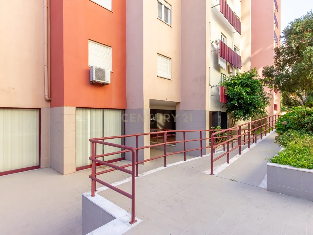 Apartamento T3, Lisboa, com um lugar de parqueamento e arrecadação. Oportunidade Única! - Image 29