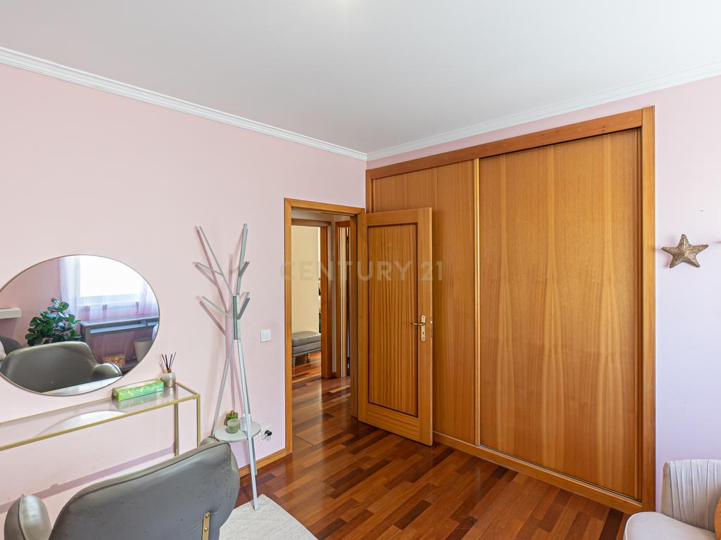 Apartamento T3 com Vista Panorâmica em Canidelo, Vila Nova de Gaia - Image 33