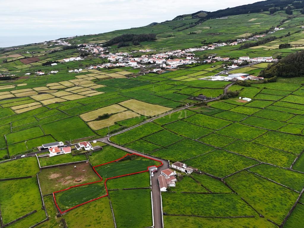 Ruina e terreno com vista mar em Santa Bárbara, Angra do Heroísmo - Oportunidade Única - Image 1