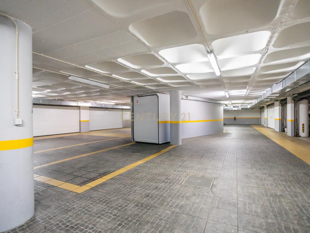 Apartamento de luxo com 5 assoalhadas, 2 garagens e parqueamento - Image 41