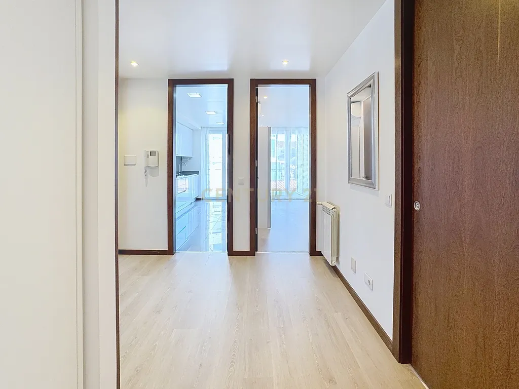 Penthouse T2 com Terraço e Piscina Privativa – Sítio da Nazaré - Image 22