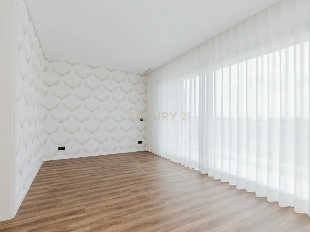 Moradia T4 com piscina e 3 suites | A escolha inteligente para viver com mais espaço a minutos de Lisboa - Image 17