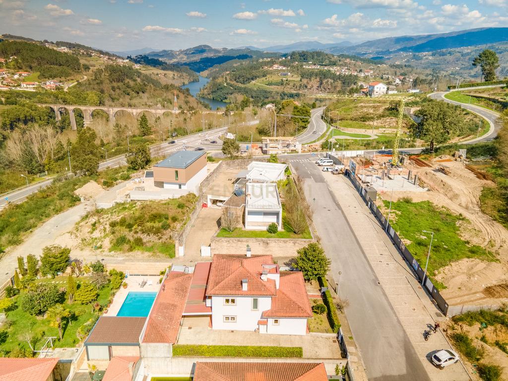Moradia V3 na urbanização Quinta do Barreto em Marco de Canaveses - Image 5