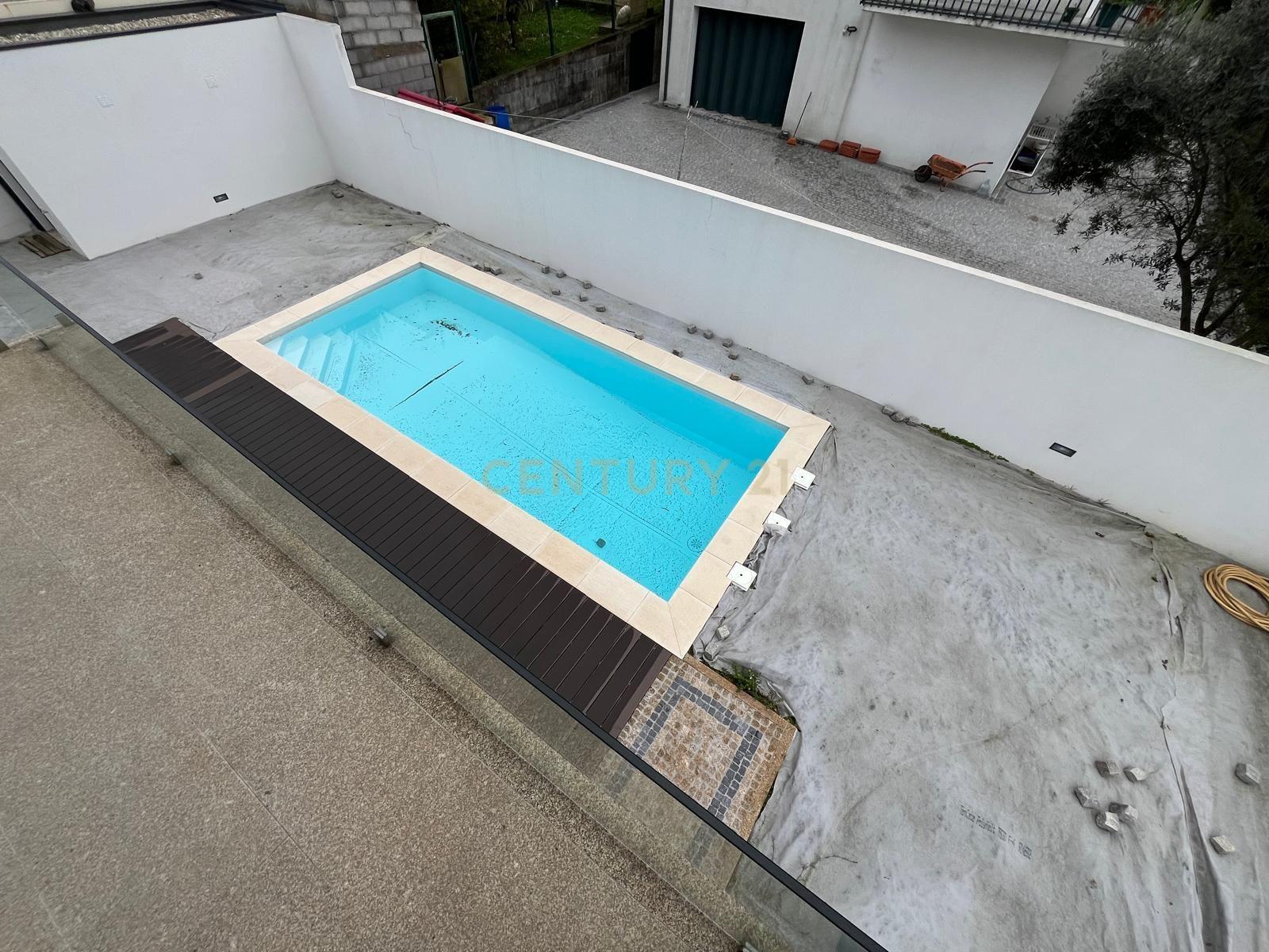 Luxuosa Moradia T4 com piscina em Mancelos, Amarante - Image 3