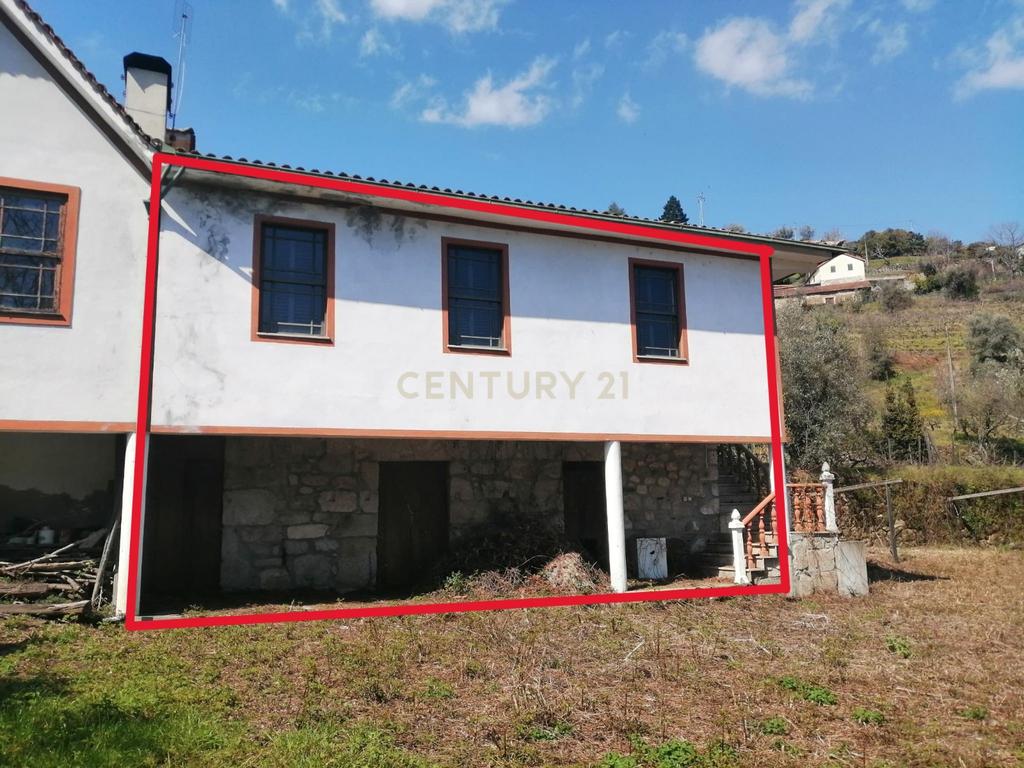 Quinta para Recuperar em Cambres, Lamego com Vista Campestre - Image 6