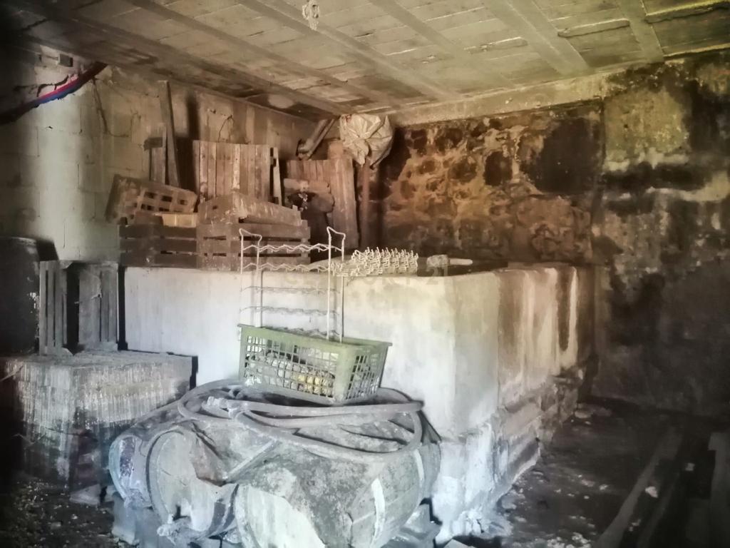 Quinta para Recuperar em Cambres, Lamego com Vista Campestre - Image 17
