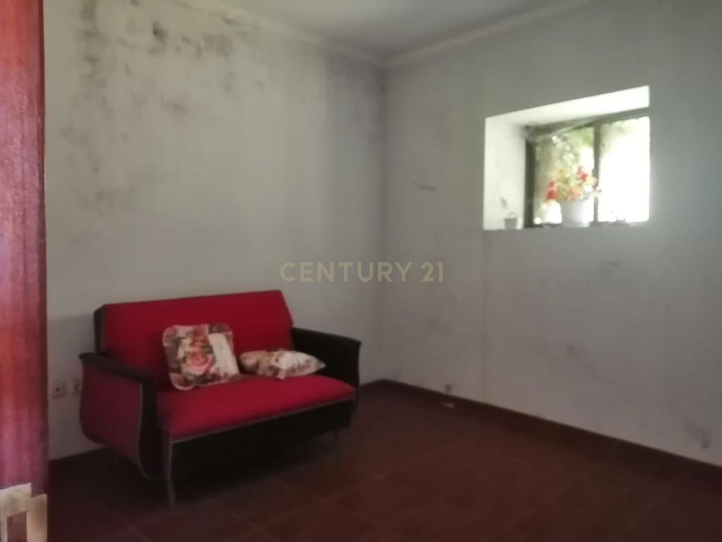 Quinta para Recuperar em Cambres, Lamego com Vista Campestre - Image 14