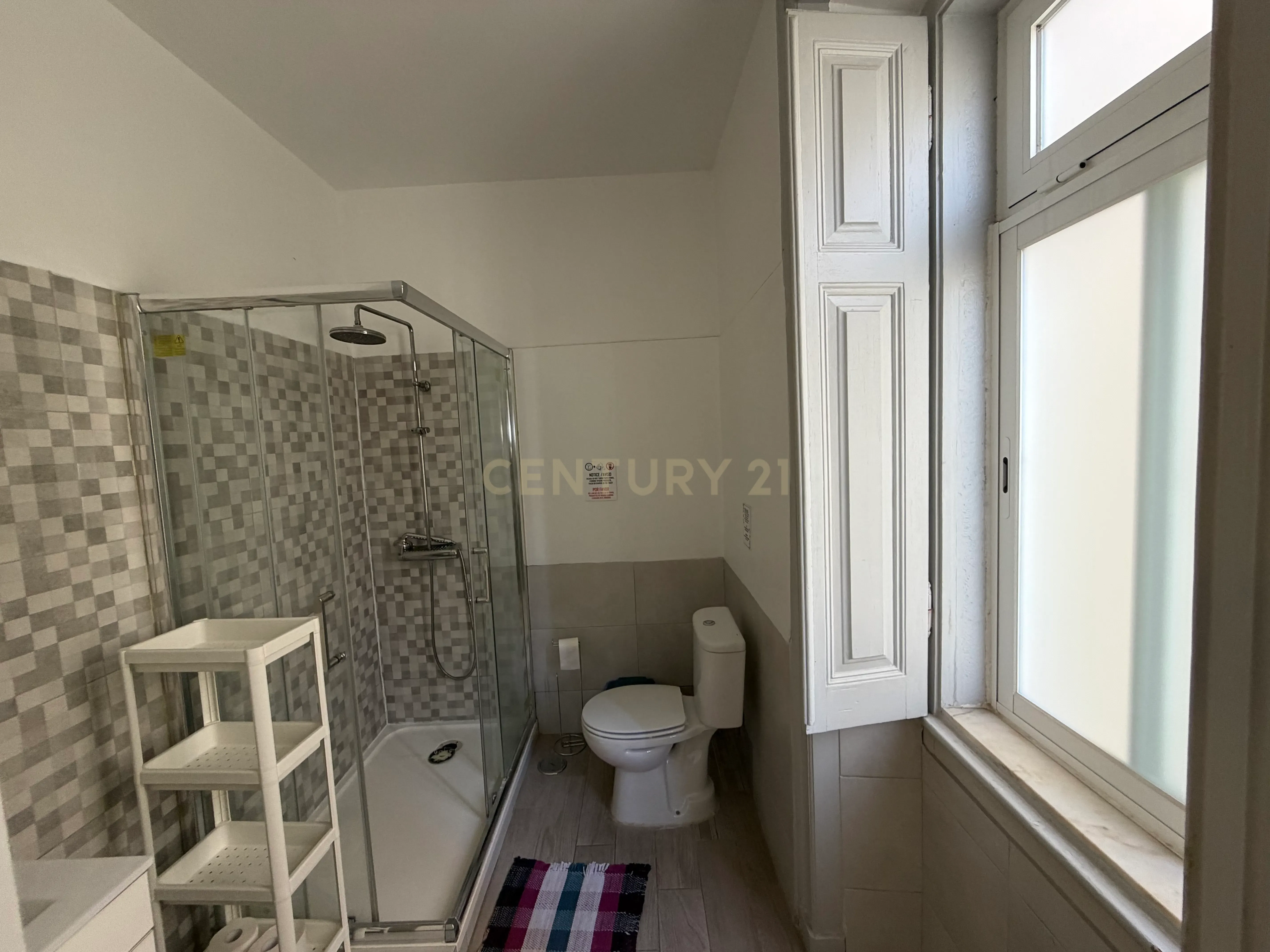 Fotografia 9 de Apartamento T2+1, em  Lisboa
