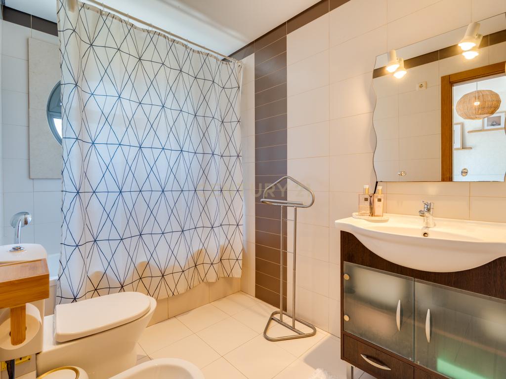 Moradia T3, com piscina, inserida num Condomínio Familiar – Ferreiras, Albufeira - Image 22