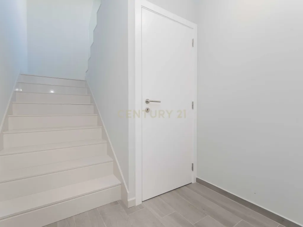 Moradia T4 Premium independente com Piscina (Nova Construção) / Barcarena - Image 37