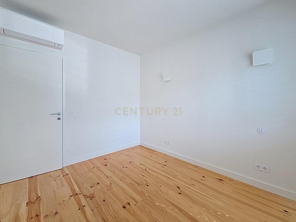 Apartamento T2 Novo – Rua do Bonjardim, Porto - Image 16