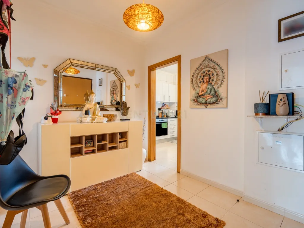 T2 com 99m², varanda generosa e 2 lugares de garagem em Silves - Image 6
