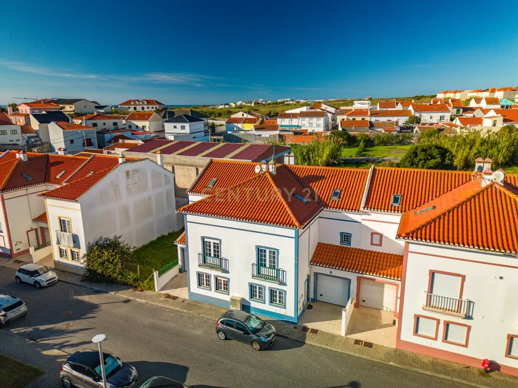 Moradia T3 no centro de Ferrel, a 3 minutos da Praia do Baleal e da Praia da Almagreira - Image 4