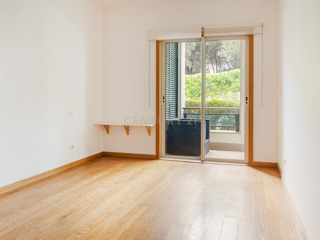 Apartamento T1 com segurança privada, piscina, garagem e arrecadação no condomínio Villa Restelo, Belém. Para Arrendar! - Image 6