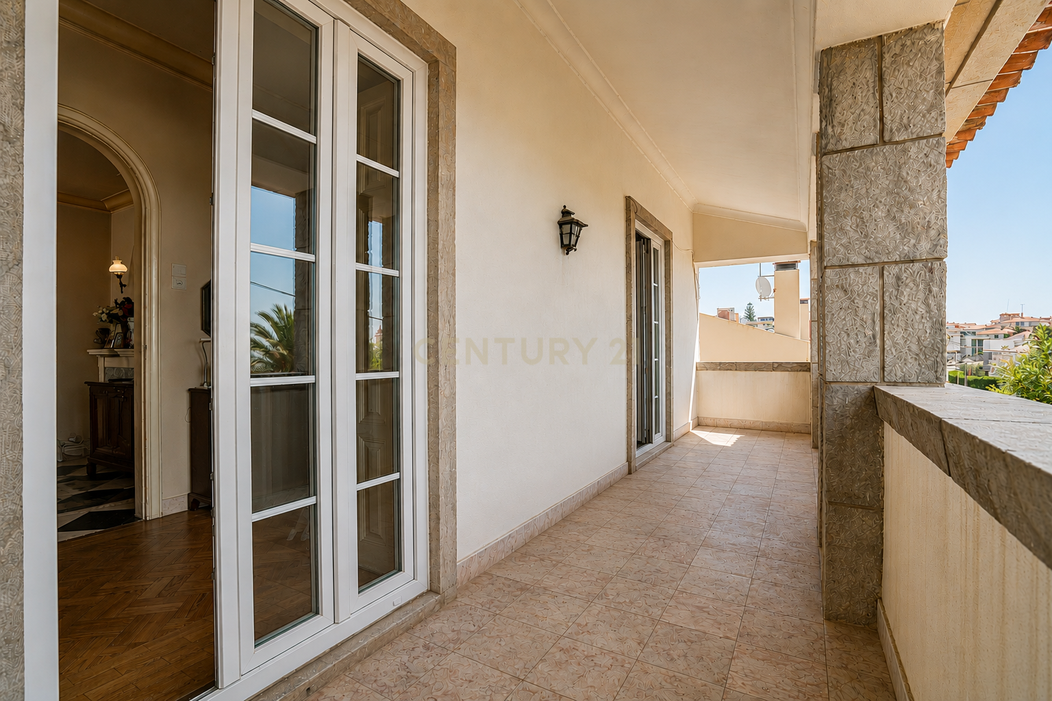 Fotografia 11 de Praia da Poça Villa | Estoril, Portugal