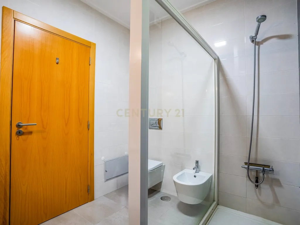 Apartamento T2 Condomínio Fechado Vista Baía - Image 13