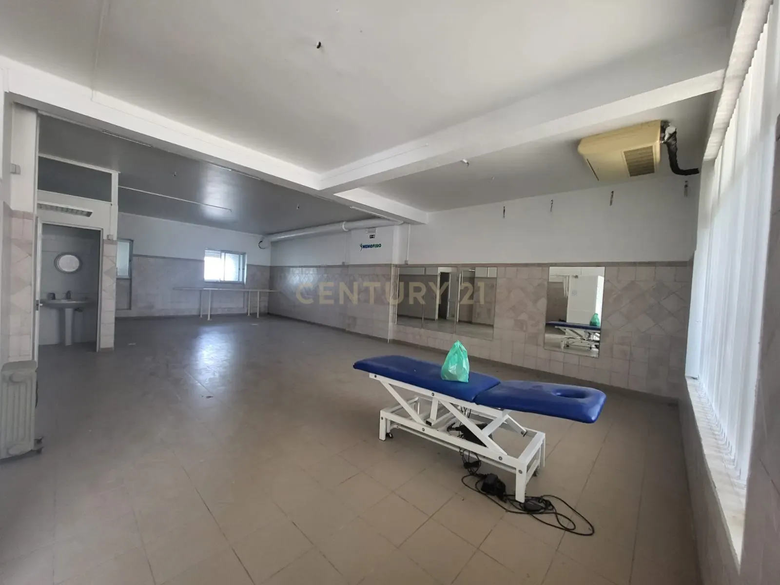 Fotografia 4 de Loja para Arrendamento | 97,60 m² | Baixa da Banheira | 850€/mês