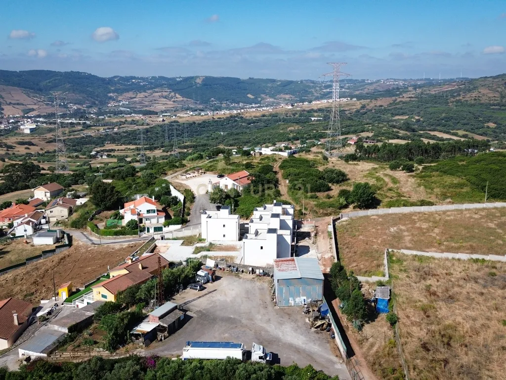 Terreno Rústico com 14.440 m² em Loures – Vista Desafogada, Exposição Solar e Acessos Diretos - Image 17