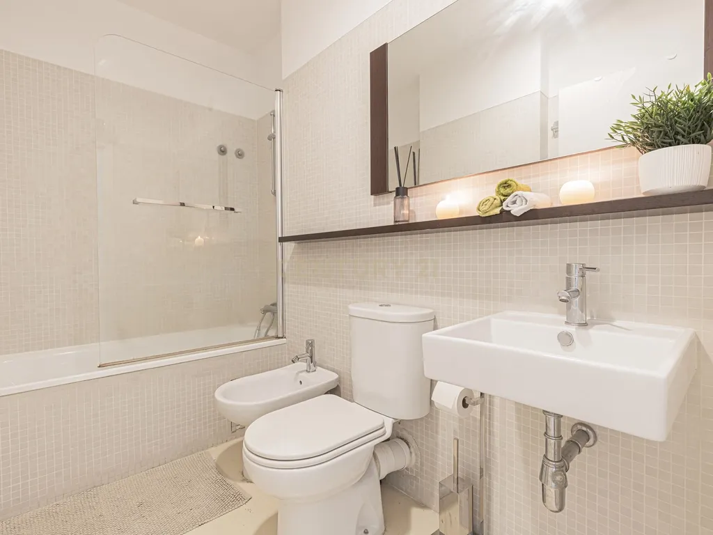 LUMINOSO APARTAMENTO T3 - Condomínio EPUL Entrecampos, com área bruta - Image 12