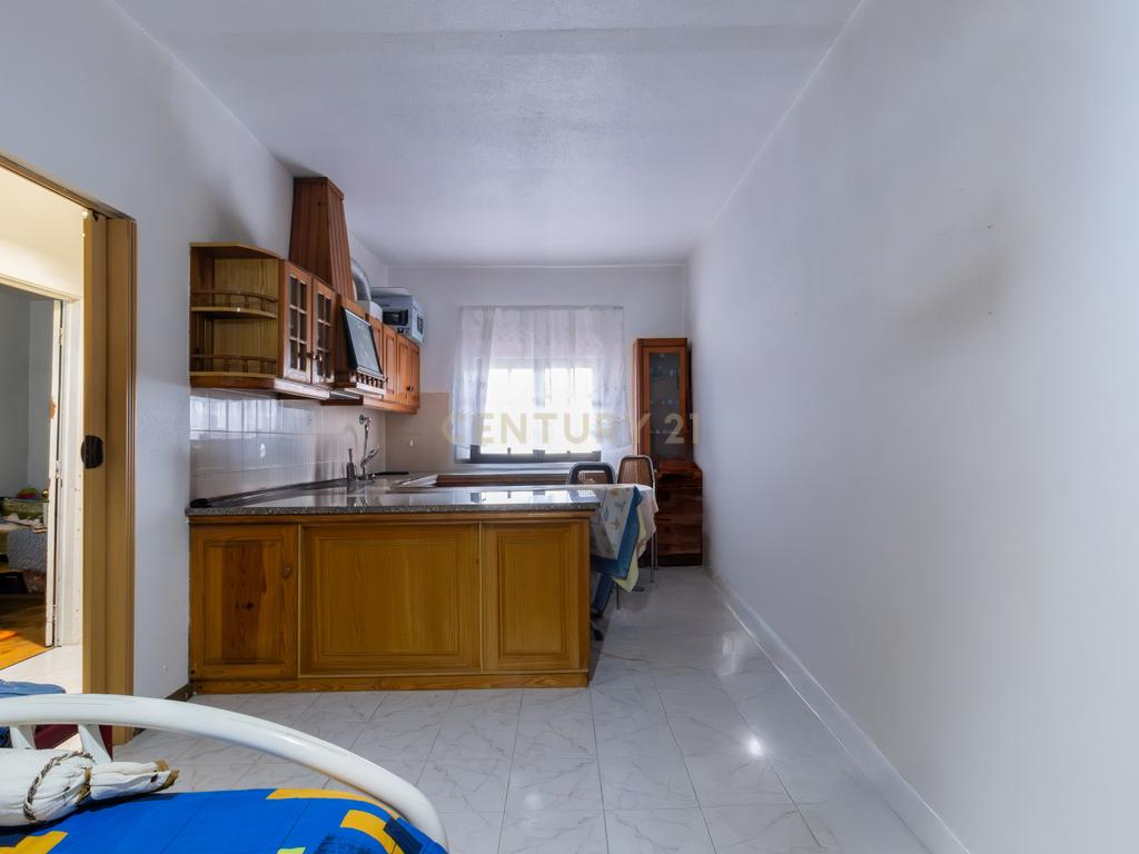 Venda de Moradia, Comércio e Oficina Automóvel na Marinha Grande - Image 3