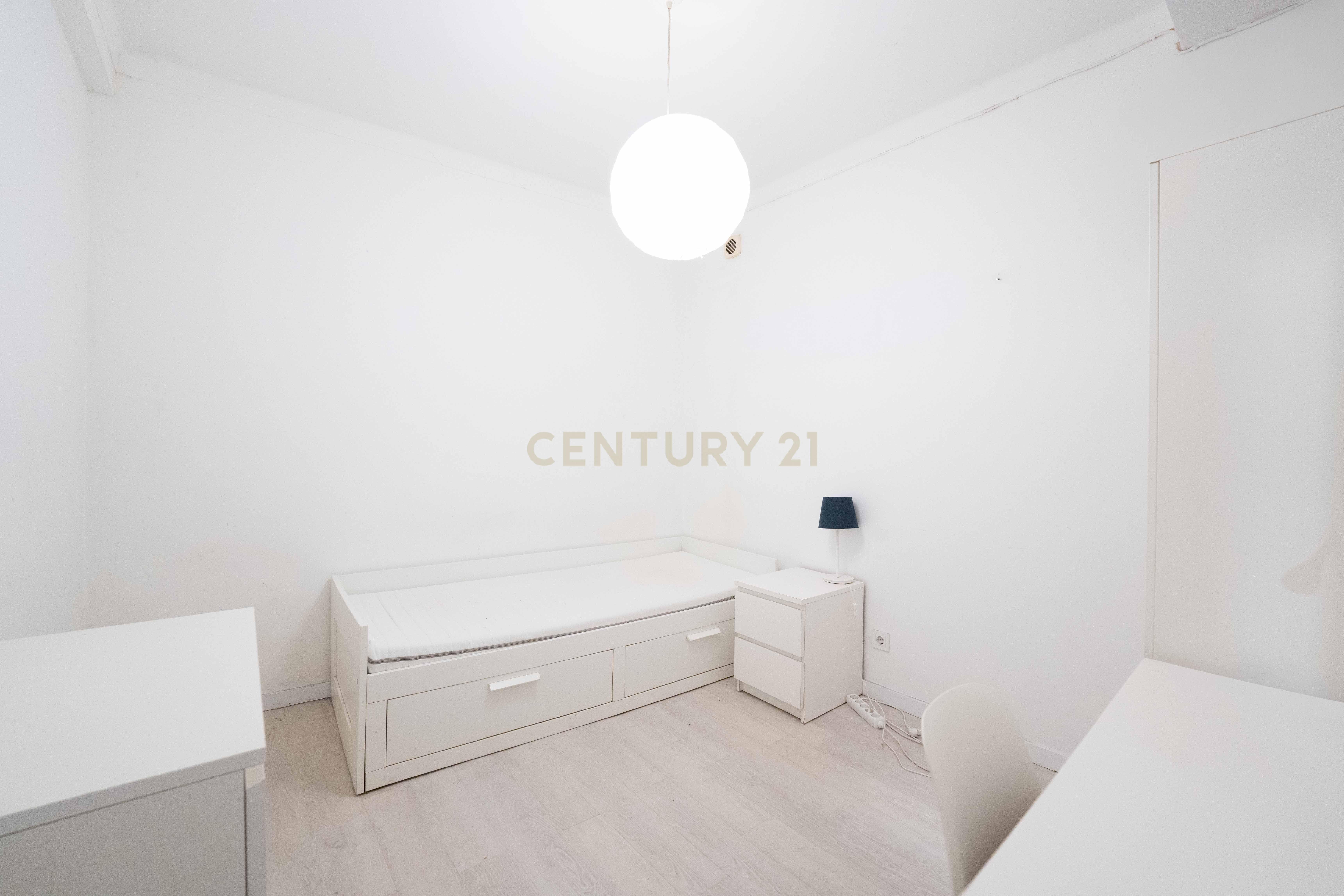 Fotografia 9 de Venda | Apartamento T2 + Sala convertida em dois quartos | Mobilado e equipado na Rua Padre António Vieira em Coimbra