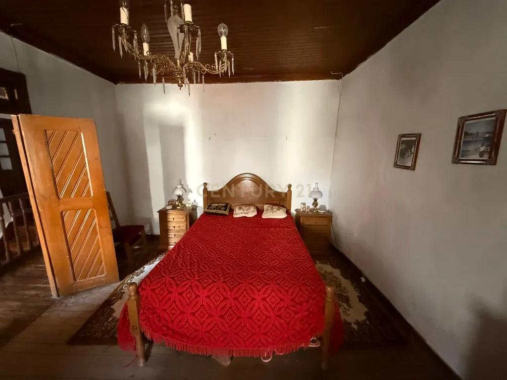 Casa T4 com Jardim e Adega em Vimioso - 53.000€ - Image 6
