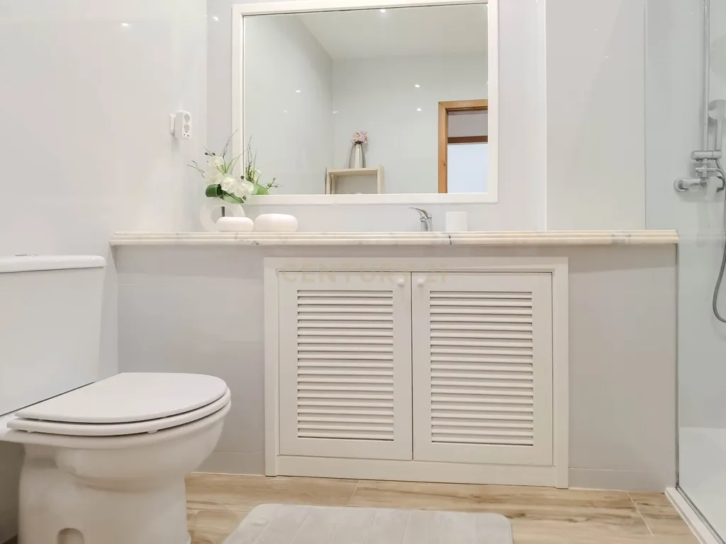 Luxuosa Moradia T3 em Gondomar com Vista Panorâmica e Piscina - Image 33
