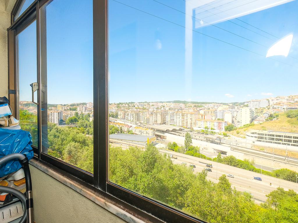 T2 com elevador e arrecadação no Casal do Cotão - Image 15